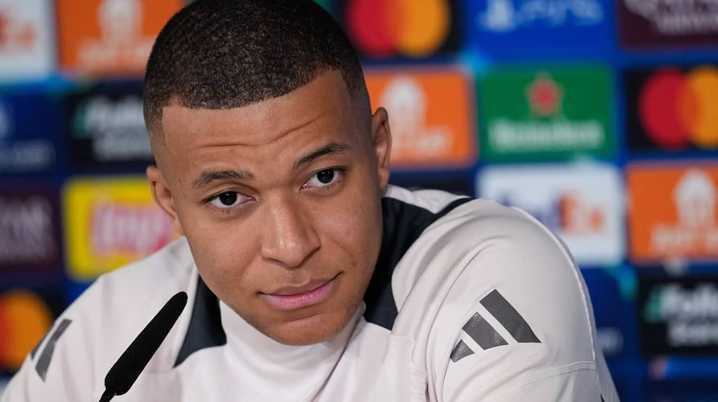 Mbappé tacle le PSG la réplique cinglante du coach qui fait taire tout le monde